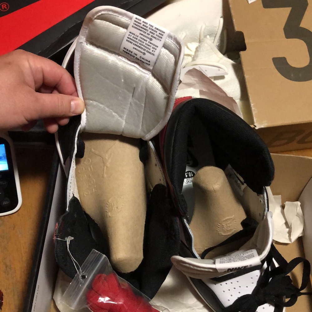 Air Jordan 1 Retro High OG - Picture 13 of 14